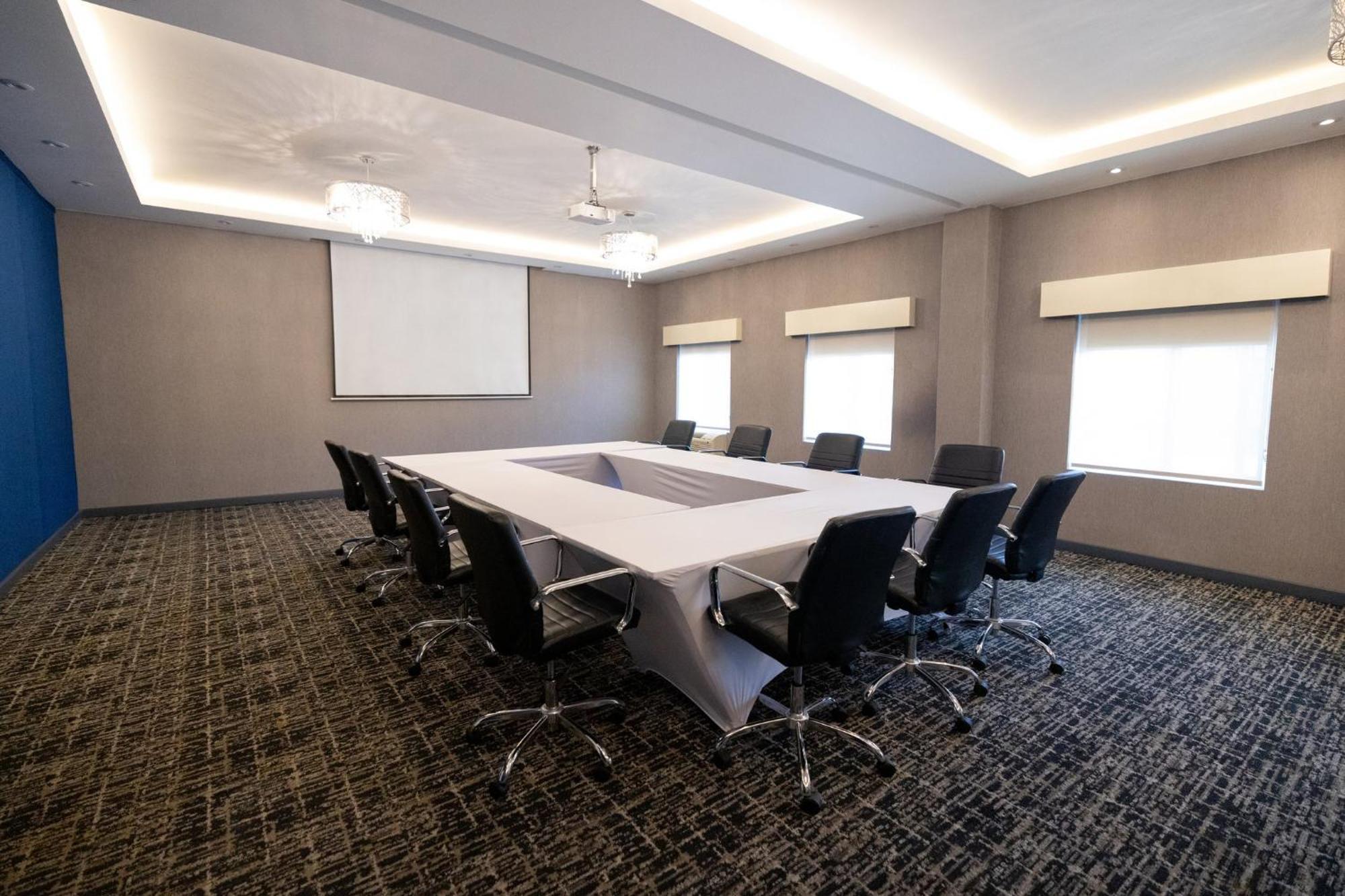 Voco Saltillo Suites By Ihg Экстерьер фото