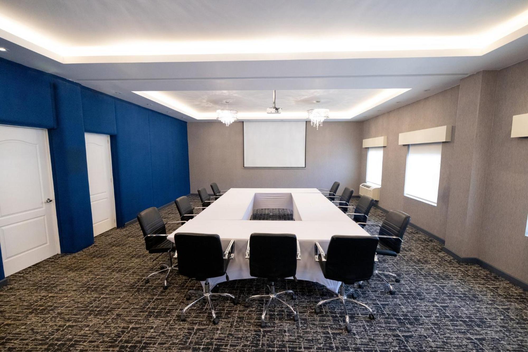 Voco Saltillo Suites By Ihg Экстерьер фото