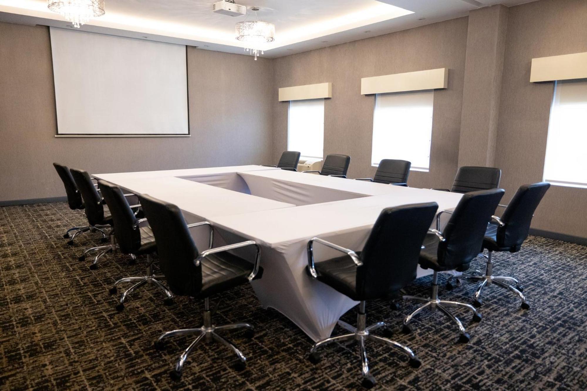 Voco Saltillo Suites By Ihg Экстерьер фото
