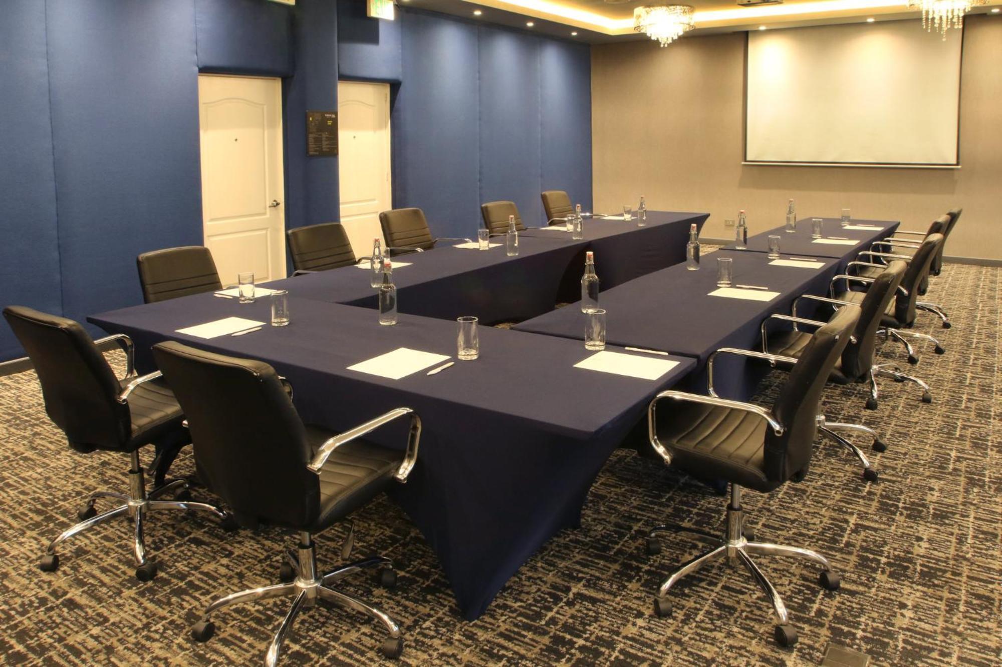 Voco Saltillo Suites By Ihg Экстерьер фото