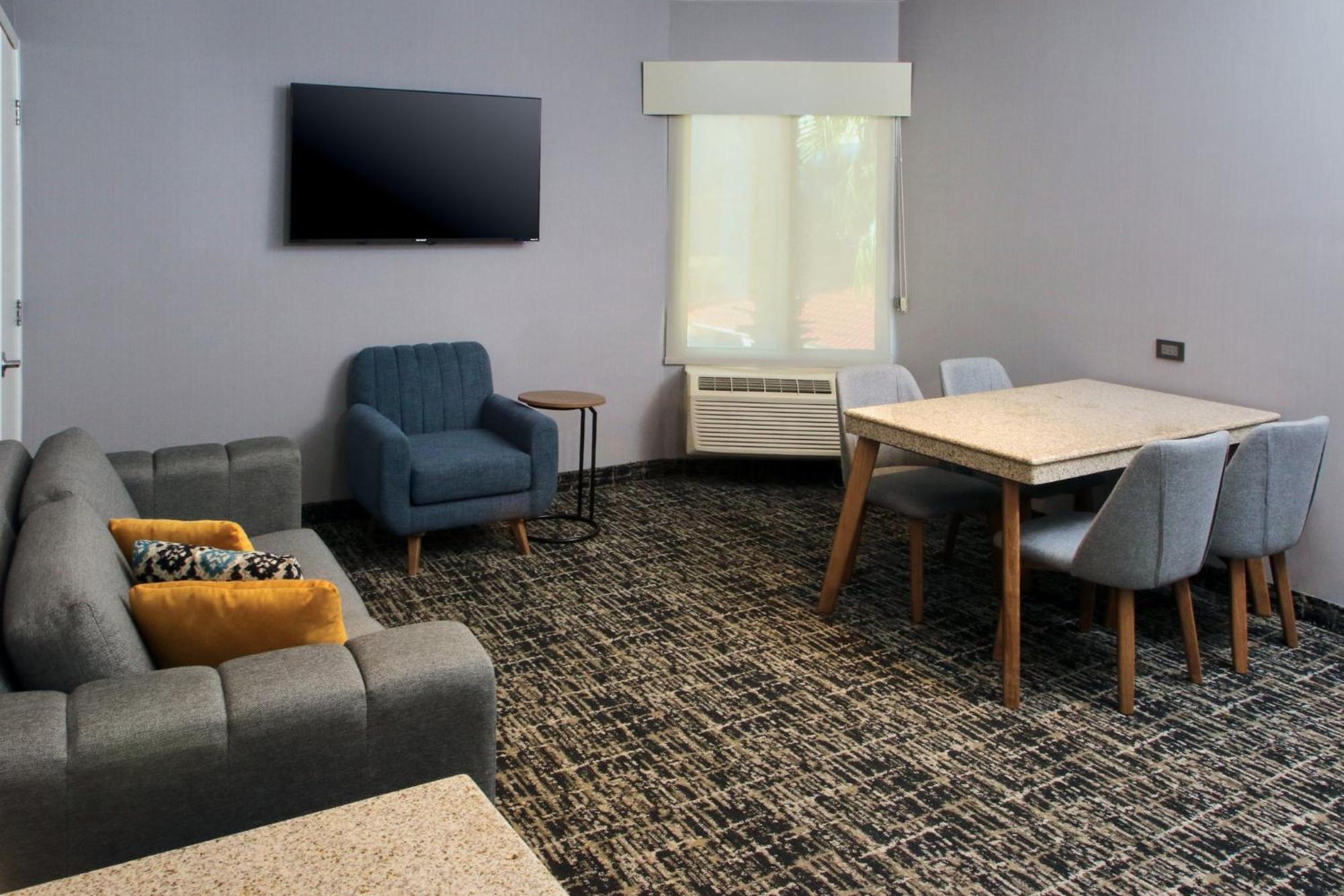 Voco Saltillo Suites By Ihg Экстерьер фото