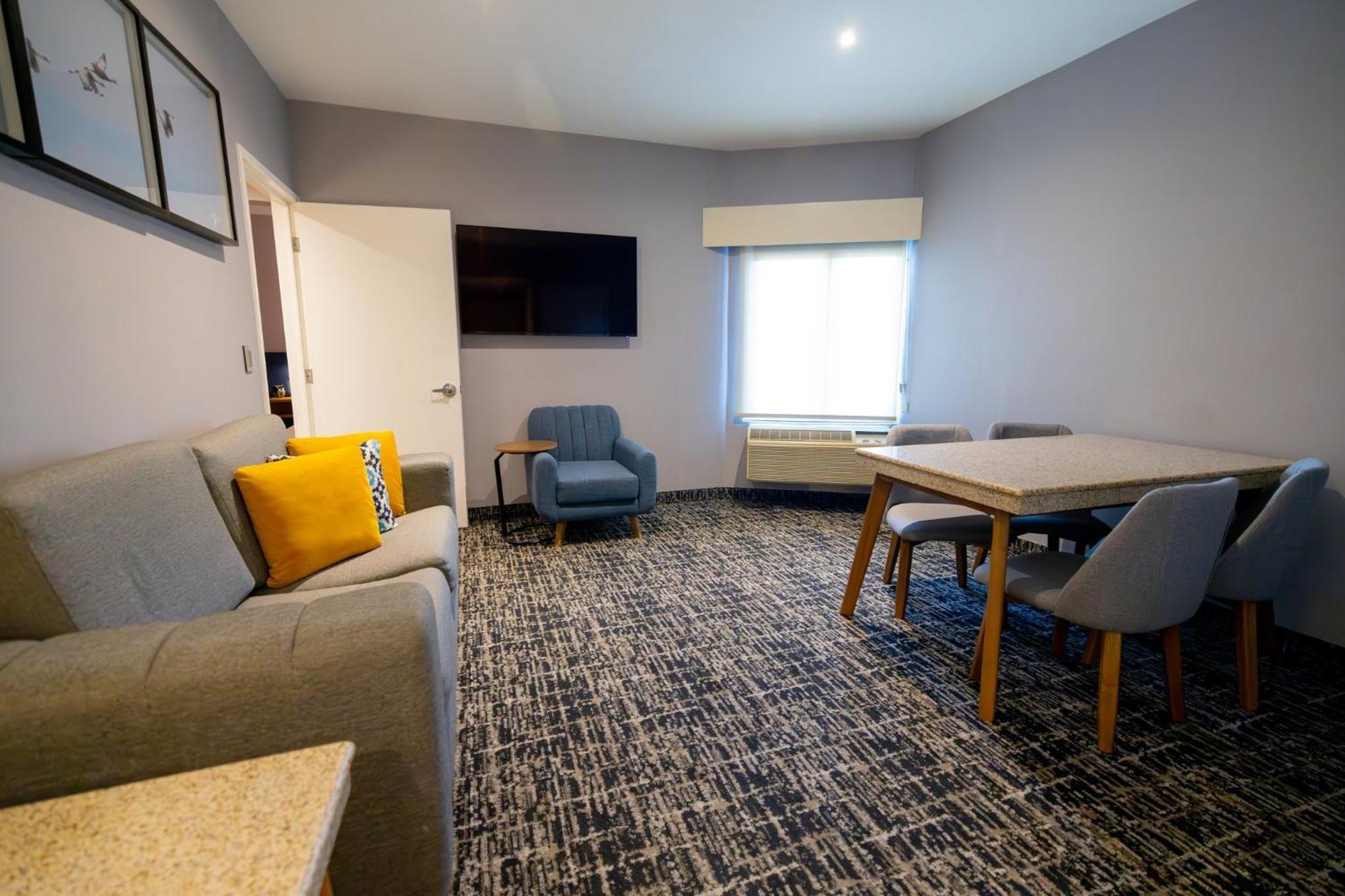 Voco Saltillo Suites By Ihg Экстерьер фото
